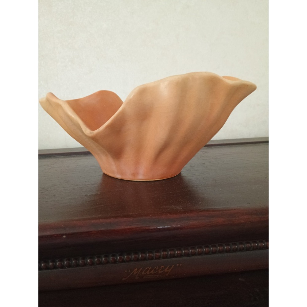 Vintage Roseville Florane II Pottery Bowl 61-9 1940s Mid Century Peachy Ruffled